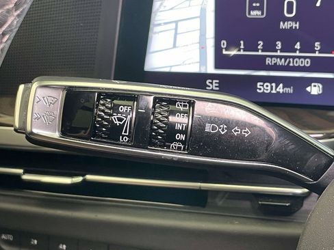 Used 2026 Cadillac Escalade Platinum Sport w/ LPO, ONYX Package AWD/4WD image 44