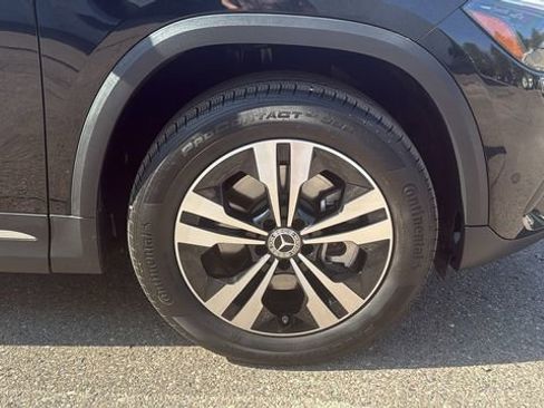 Certified 2025 Mercedes-Benz GLA 250 4MATIC image 10
