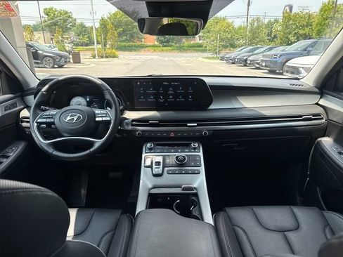 Used 2024 Hyundai Palisade SEL w/ Premium Package FWD image 12