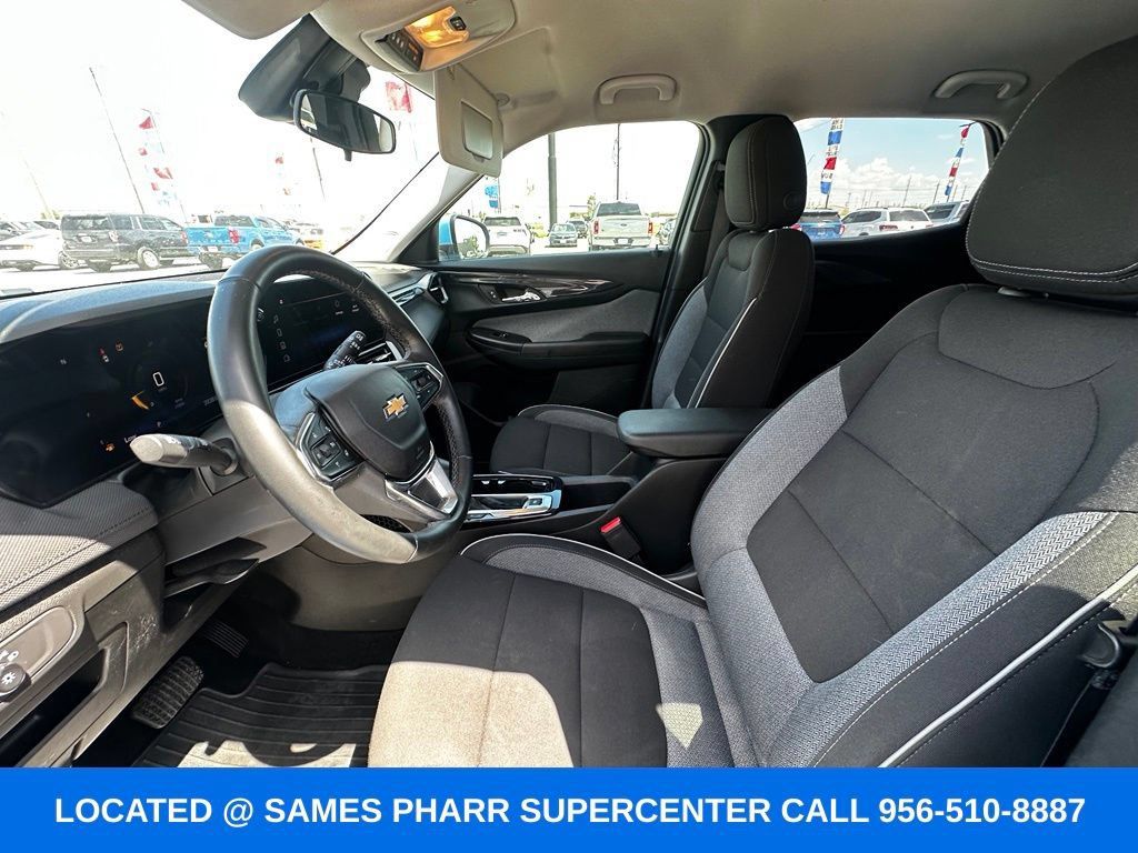 Used 2024 Chevrolet TrailBlazer LT w/ LT Cold Weather Package FWD image 18