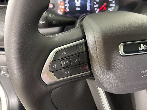 New 2026 Jeep Compass Latitude w/ Sun and Sound Group AWD/4WD image 19