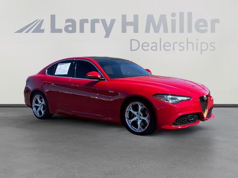 Used 2023 Alfa Romeo Giulia w/ Quick Order Package 22Z Lusso image 8