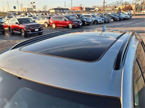 Used 2023 Buick Envision Essence w/ Sport Touring Package image 39