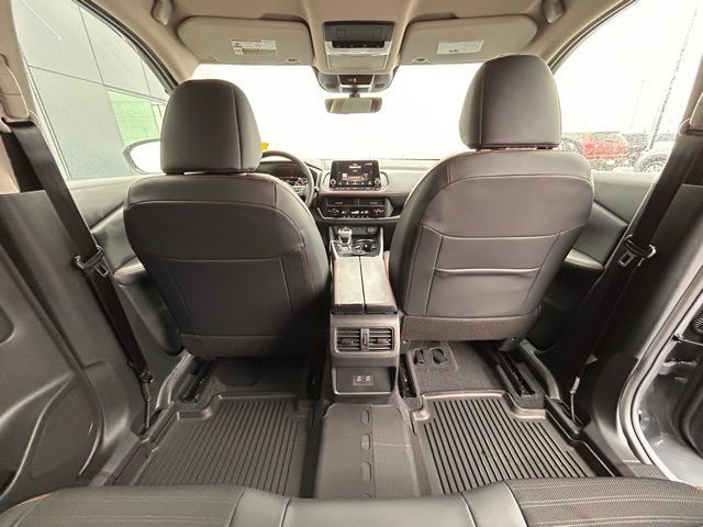 Used 2026 Nissan Rogue SV AWD/4WD image 36