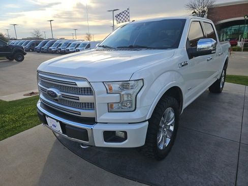 Used 2016 Ford F150 Platinum w/ Equipment Group 701A Luxury image 3