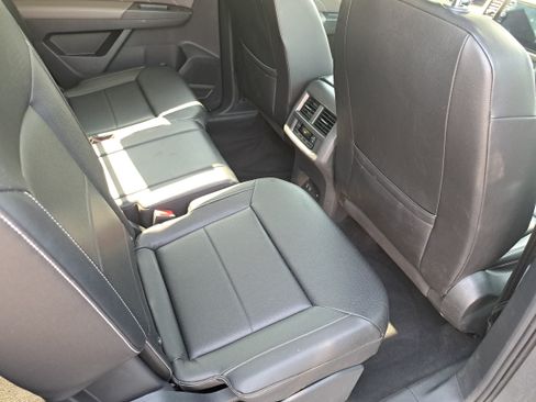 Certified 2023 Volkswagen Atlas SE w/ Panoramic Sunroof Package FWD image 11