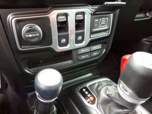 Used 2022 Jeep Wrangler Sport AWD/4WD image 30