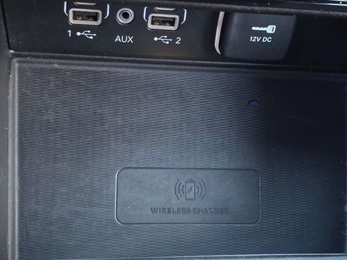 Used 2024 Jeep Grand Cherokee L Laredo image 30