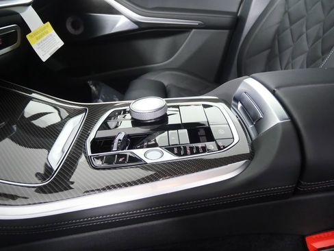 Used 2026 BMW X5 M60i image 23