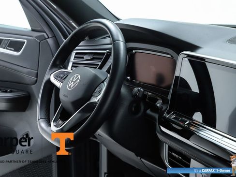 Used 2024 Volkswagen Atlas Cross Sport SEL Premium R-Line image 35