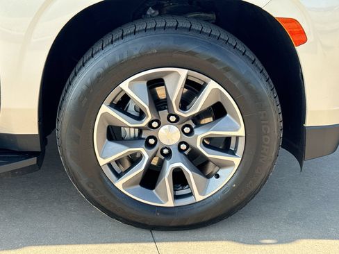 Used 2022 Chevrolet Tahoe LT w/ LT Signature Plus Package RWD image 10