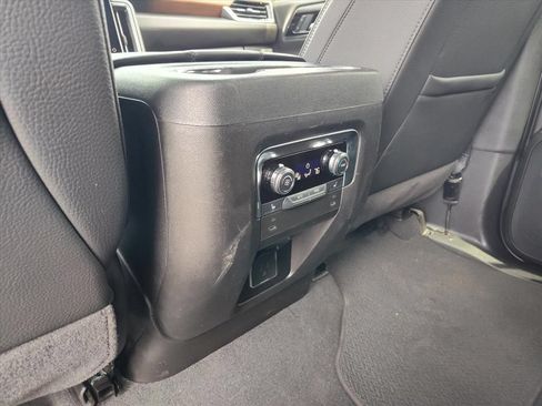 Used 2025 GMC Yukon Denali AWD/4WD image 15