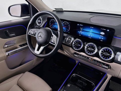 Used 2023 Mercedes-Benz GLB 250 image 16