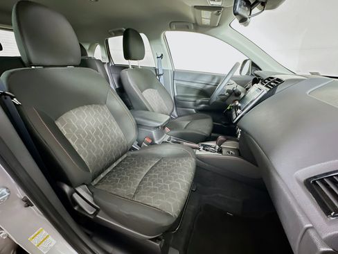 Used 2025 Mitsubishi Outlander Sport LE image 27