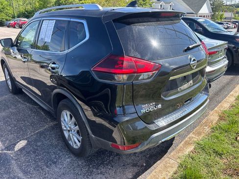 Used 2018 Nissan Rogue SV FWD image 3