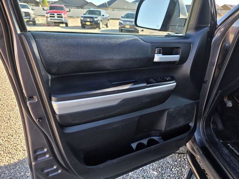 Used 2016 Toyota Tundra SR5 w/ TRD Off Road Package AWD/4WD image 9