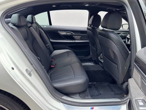 Used 2019 BMW 740i RWD image 43