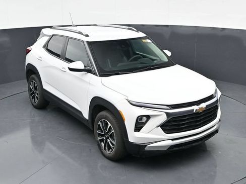 Used 2025 Chevrolet TrailBlazer LT w/ Driver Confidence Package AWD/4WD image 30