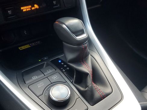 Used 2022 Toyota RAV4 XSE image 32