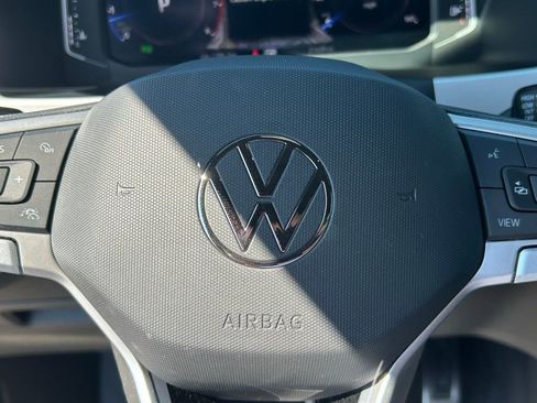 Used 2023 Volkswagen Atlas Cross Sport SEL R-Line image 27