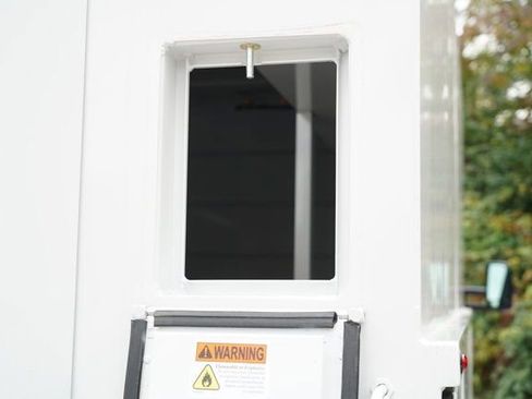 Used 2023 Mercedes-Benz Sprinter 3500 image 24