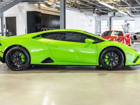 Used 2022 Lamborghini Huracan EVO RWD image 7