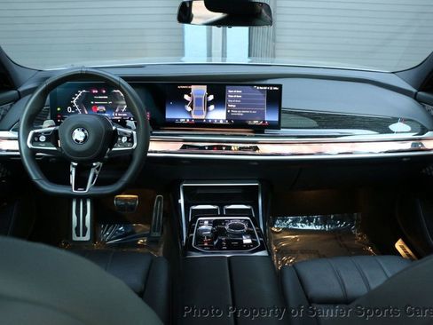 Used 2023 BMW 760i xDrive w/ Executive Package image 22
