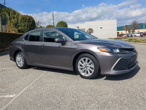 Certified 2023 Toyota Camry LE image 1
