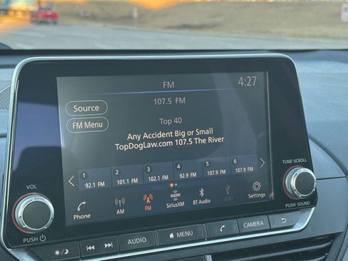 Used 2025 Nissan Altima 2.5 SV image 21