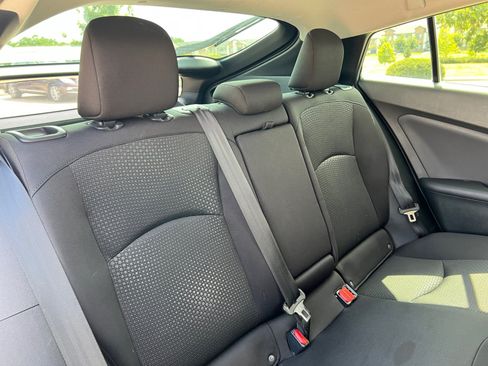 Used 2021 Toyota Prius LE w/ Carpet Mat Package (TMS) FWD image 18