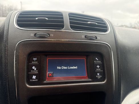 Used 2020 Dodge Journey SE image 22