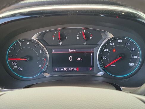 Used 2023 Chevrolet Traverse LT FWD image 25