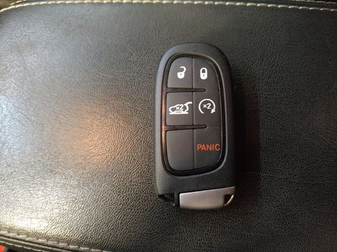 Used 2022 Jeep Cherokee Latitude Lux FWD image 32