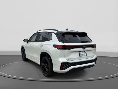 New 2026 Volkswagen Tiguan SE R-Line FWD image 3