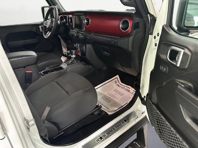 Used 2023 Jeep Gladiator Rubicon w/ Trailer Tow Package AWD/4WD image 18