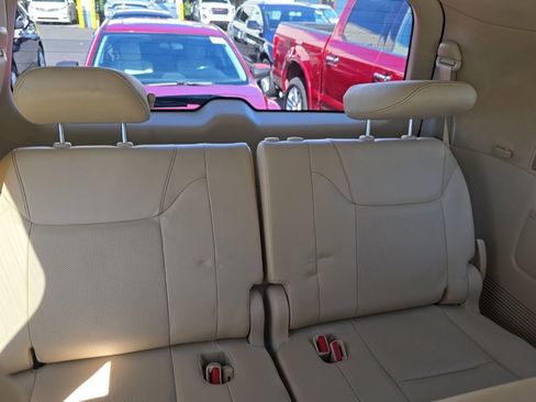 Used 2014 Lexus LX 570 4WD image 9