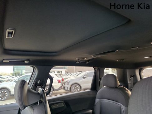 New 2027 Kia Telluride S image 12