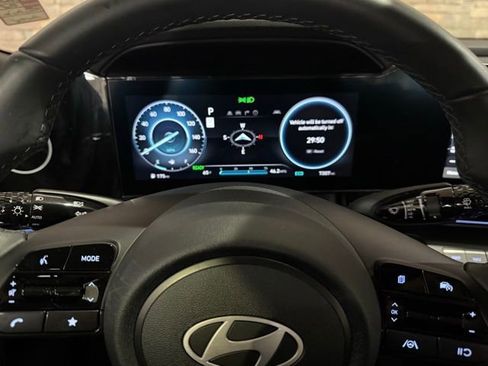 New 2025 Hyundai Elantra SEL image 17