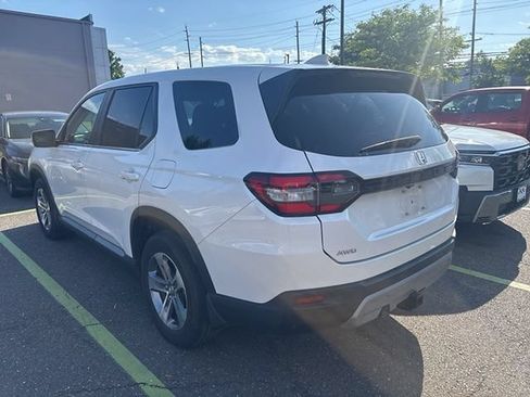 Used 2023 Honda Pilot EX-L image 3