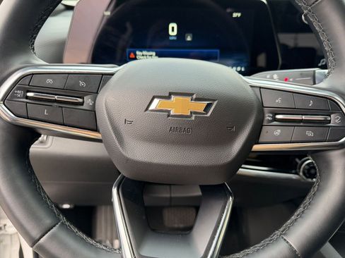 Used 2025 Chevrolet Equinox LT image 27