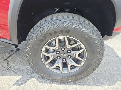 New 2026 Chevrolet Colorado ZR2 w/ Technology Package AWD/4WD image 16