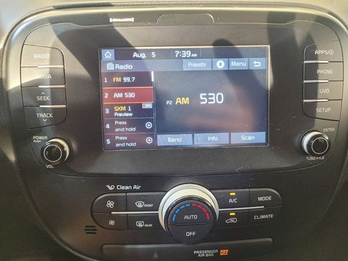 Used 2019 Kia Soul + FWD image 25