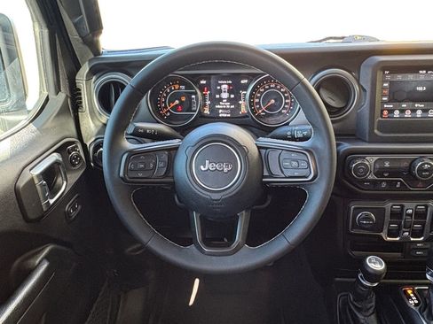 Used 2023 Jeep Gladiator Sport S image 21