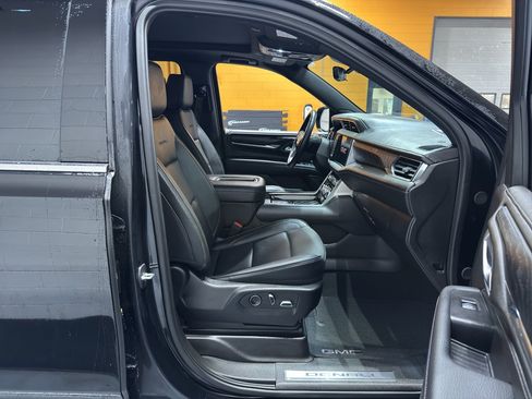 Used 2024 GMC Yukon XL Denali w/ Advanced Technology Package image 23