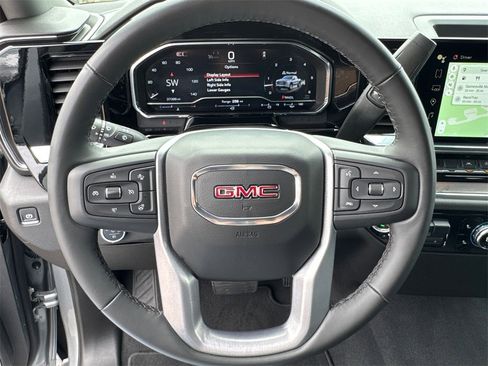 Used 2025 GMC Sierra 1500 SLT image 28