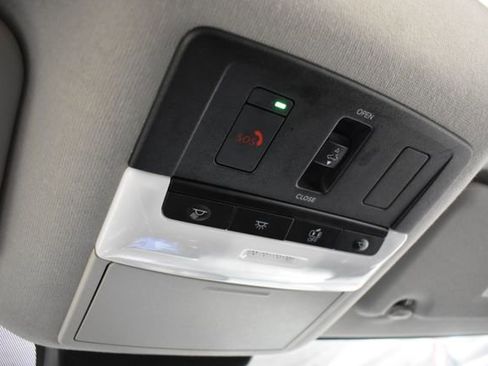 Certified 2025 Nissan Sentra SR w/ SR Premium Package image 38