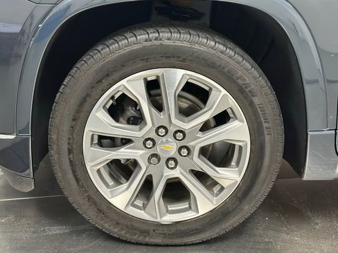 Used 2021 Chevrolet Traverse Premier image 25