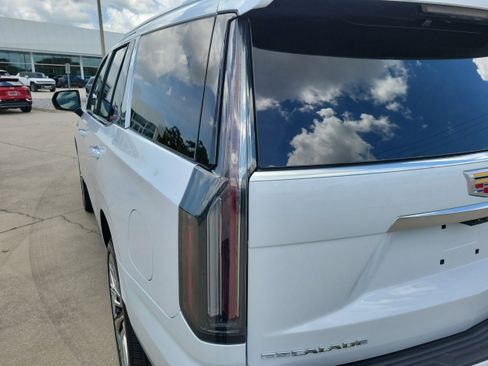New 2026 Cadillac Escalade Luxury w/ Touring Package AWD/4WD image 10