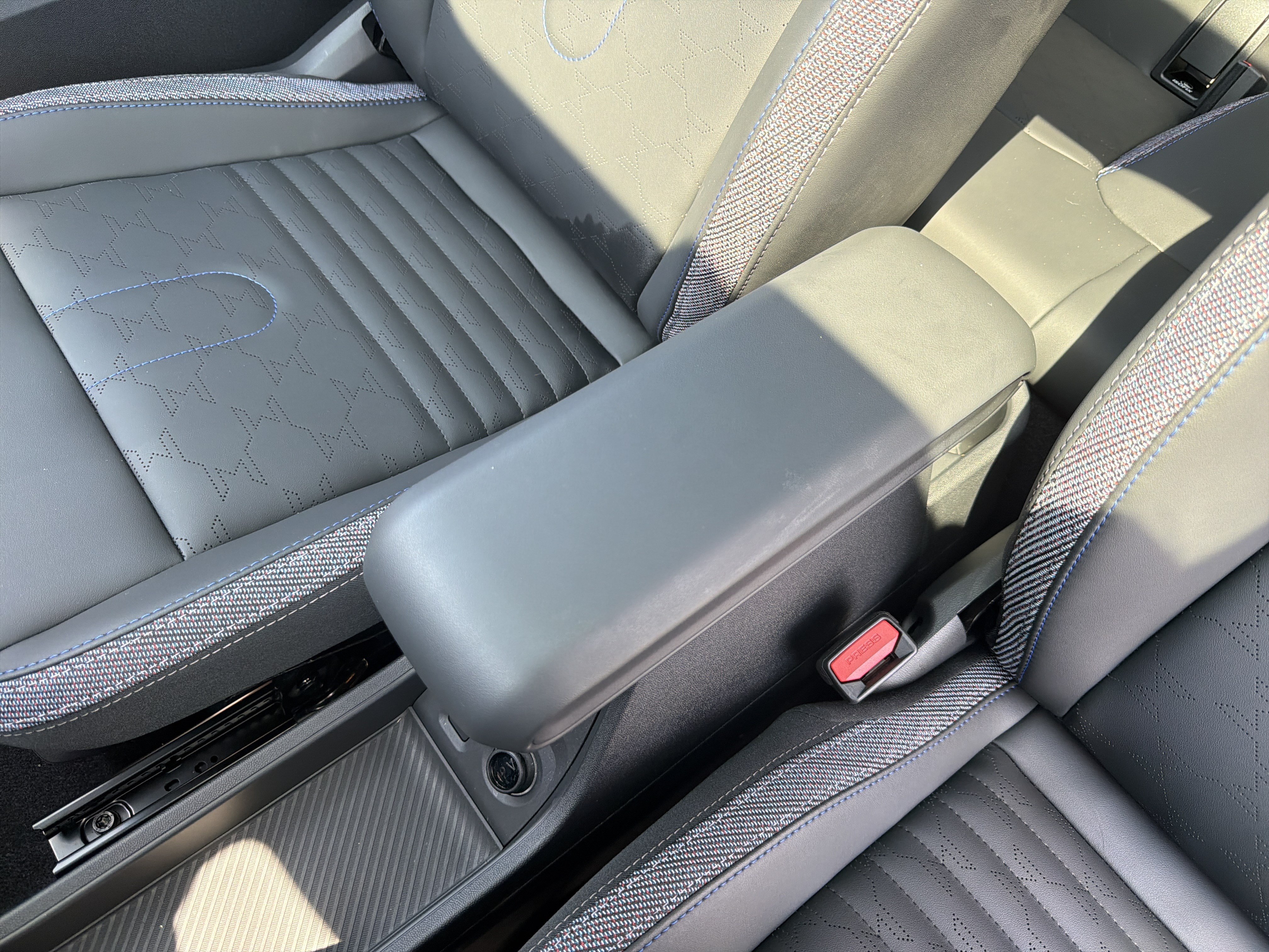 Certified 2026 MINI Cooper 2-Door Hardtop FWD image 39