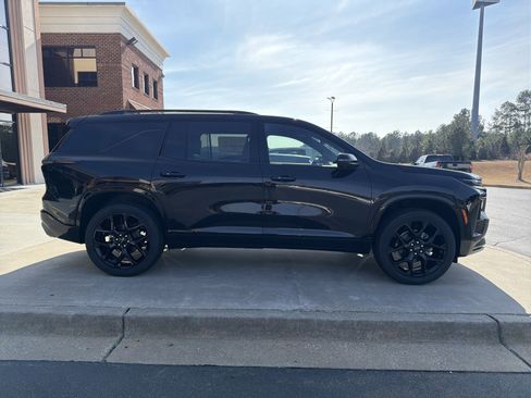 New 2026 Chevrolet Traverse RS image 4